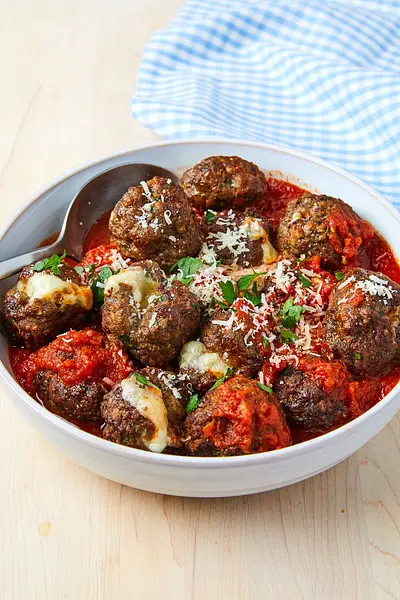 Albóndigas rellenas de mozzarella